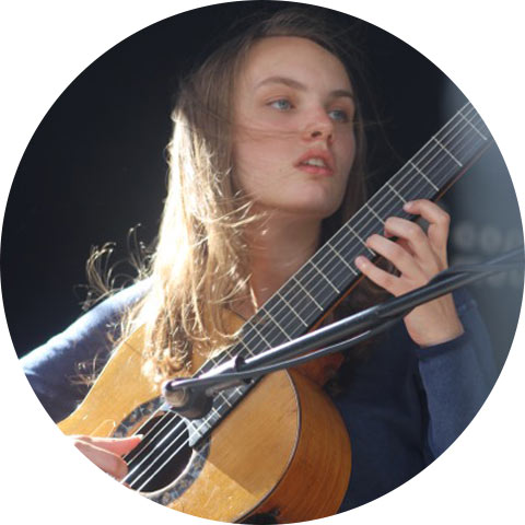 Gwenyth Aggeler, Guitar