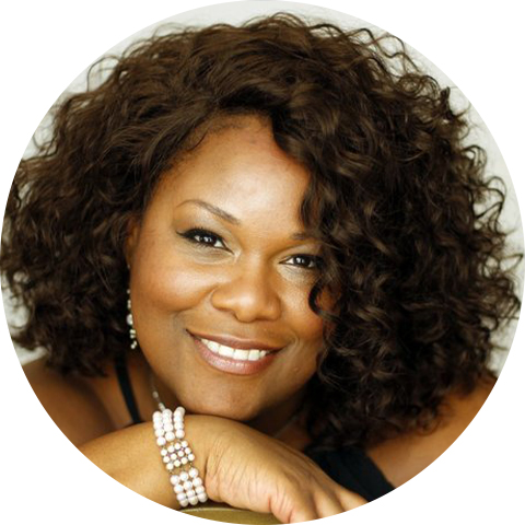 Latonia Moore, Sereana