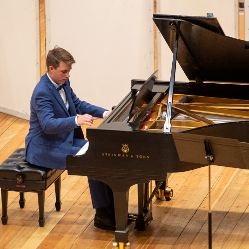 Idaho pianist wins Runnicles competition - Jackson Hole News & Guide